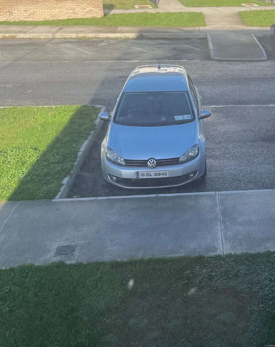 Volkswagen Golf 2010 - Image 1