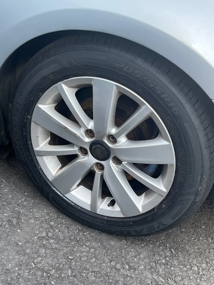 Volkswagen Golf 2010 - Image 4