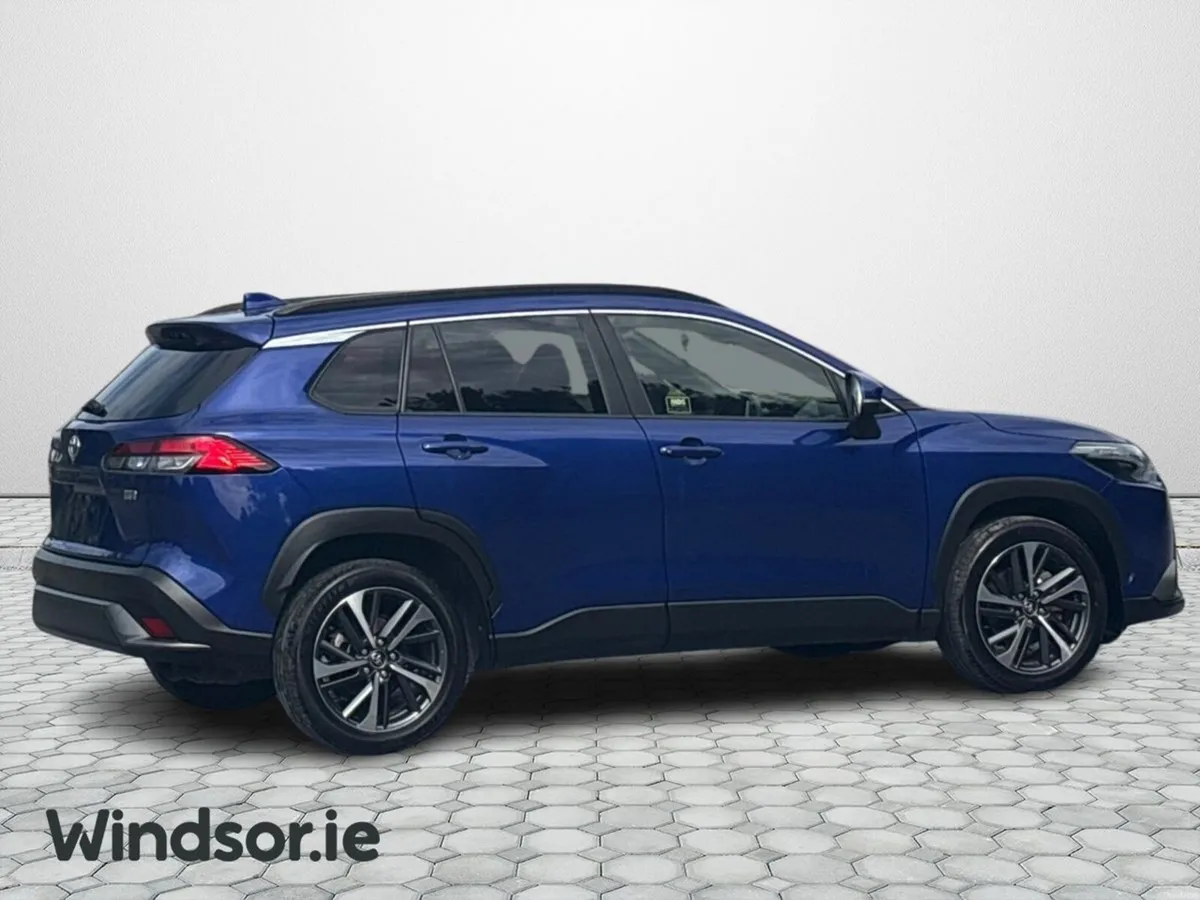 Toyota Corolla Cross HYBRID - Image 3