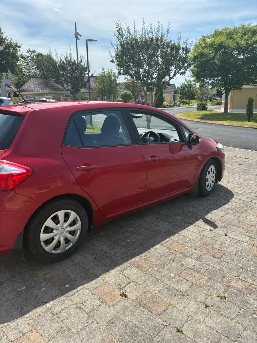 Toyota Auris 2010 - Image 4