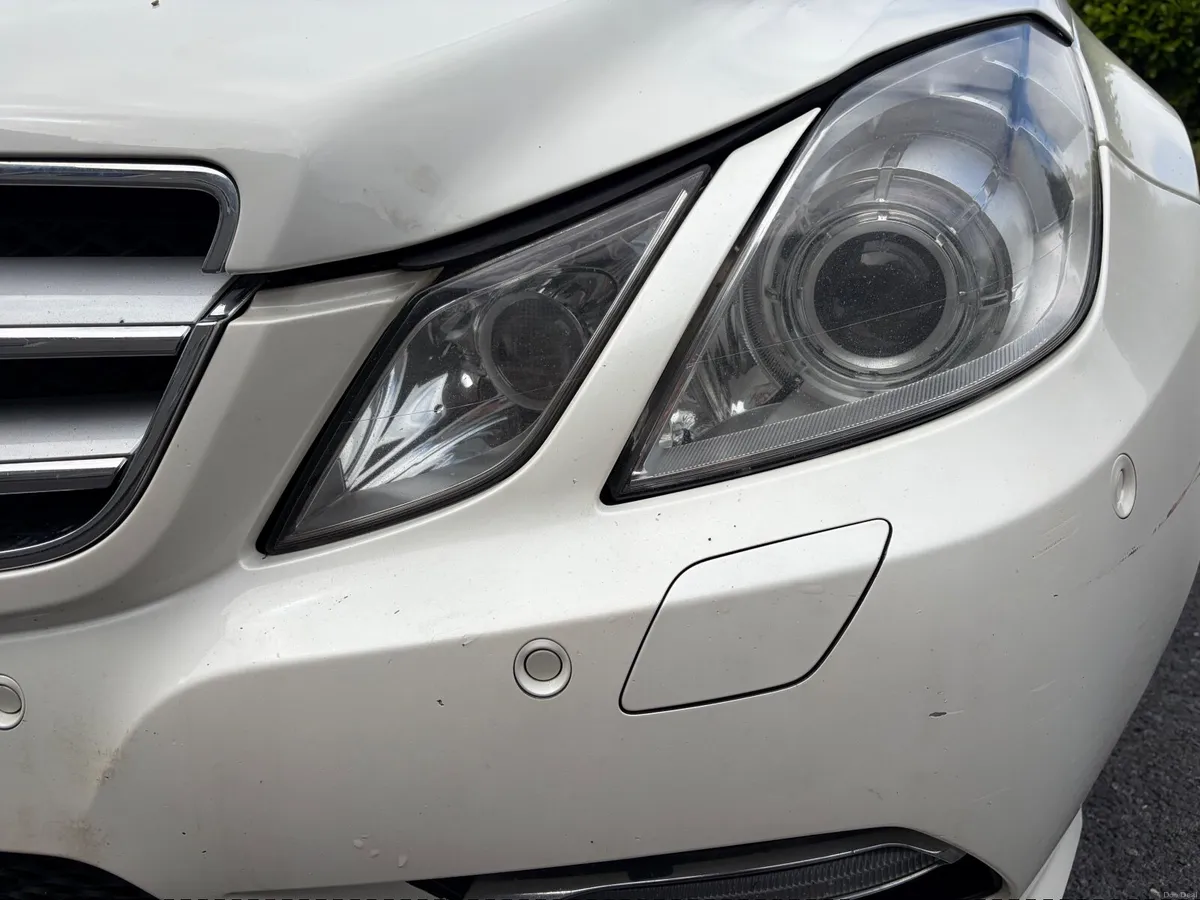 Mercedes-Benz E-Class 250 Coupe 2009 - Image 2
