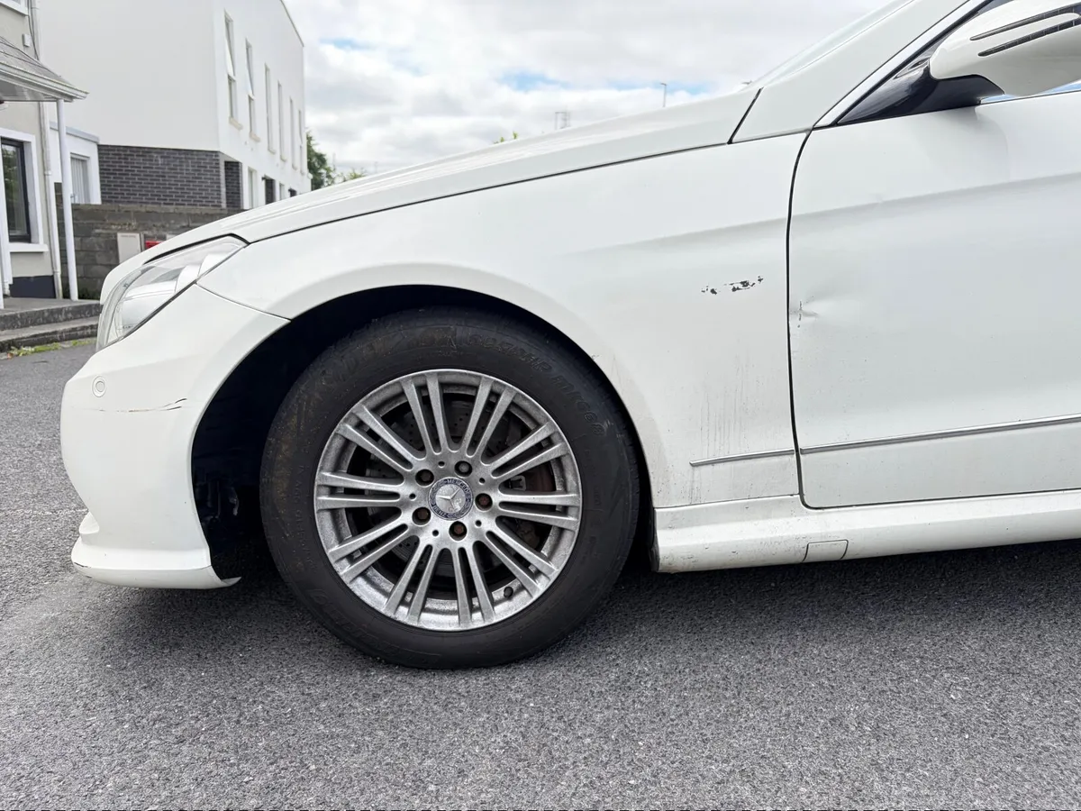 Mercedes-Benz E-Class 250 Coupe 2009 - Image 3