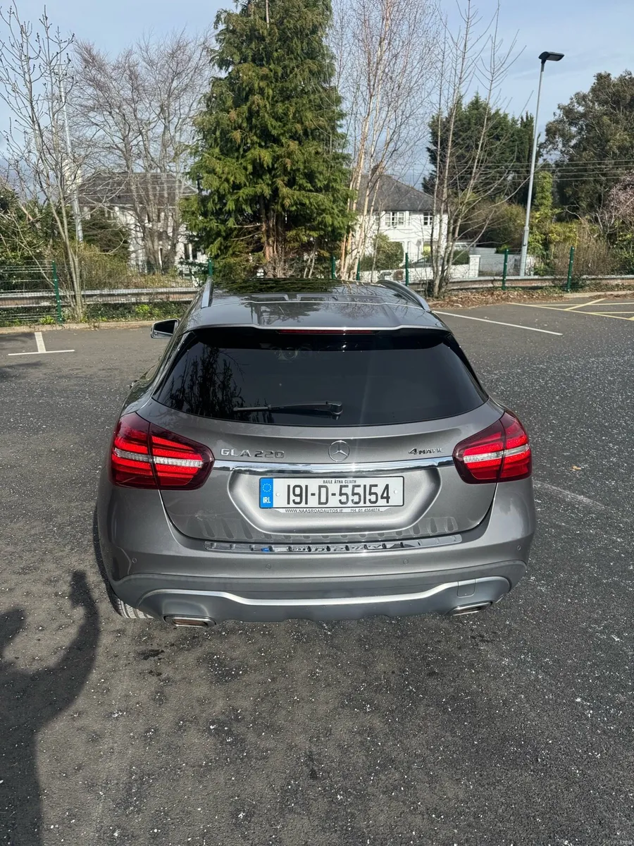 Mercedes Benz GLA 220 4 MATIC - Image 4