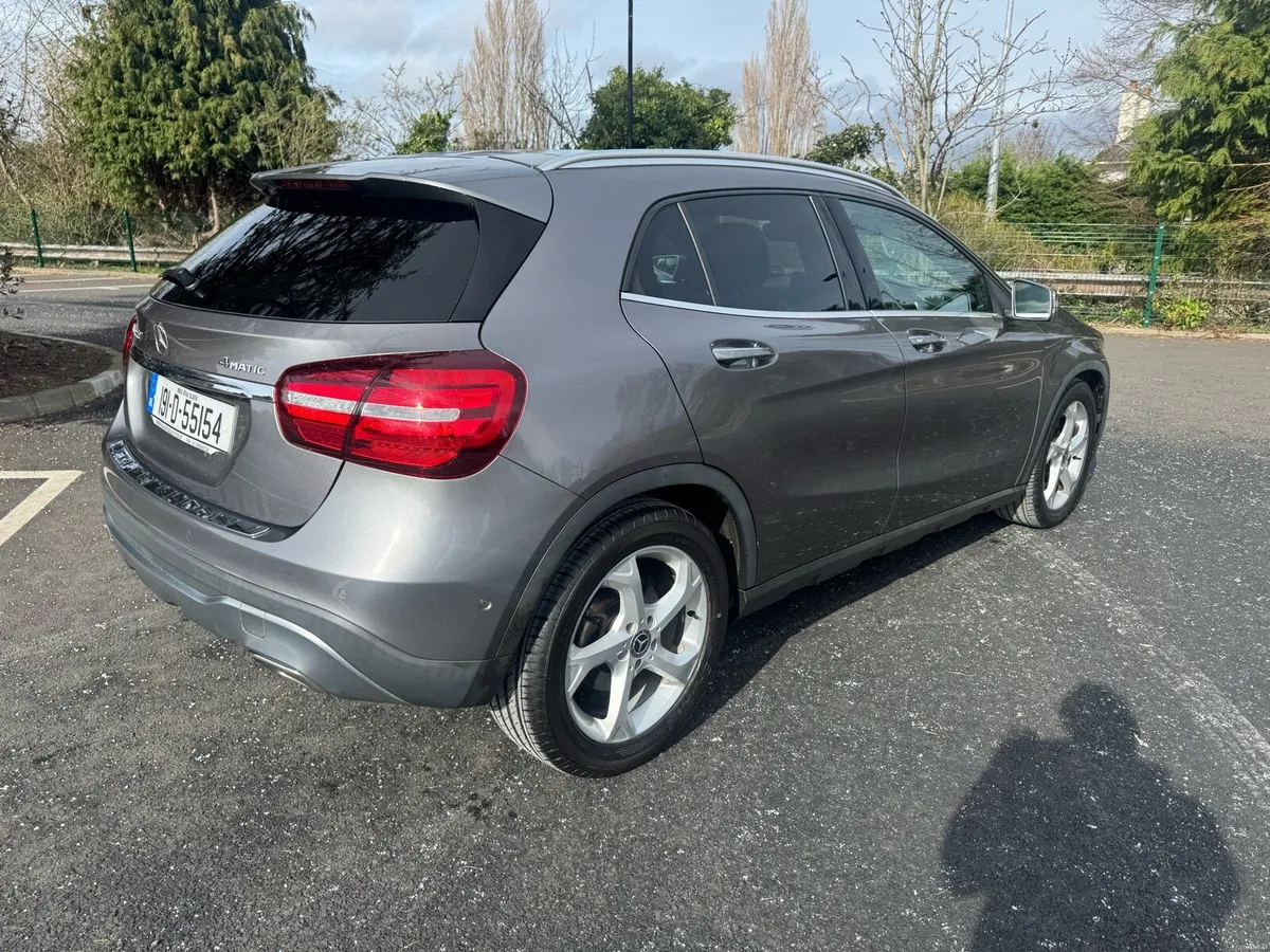 Mercedes Benz GLA 220 4 MATIC - Image 5