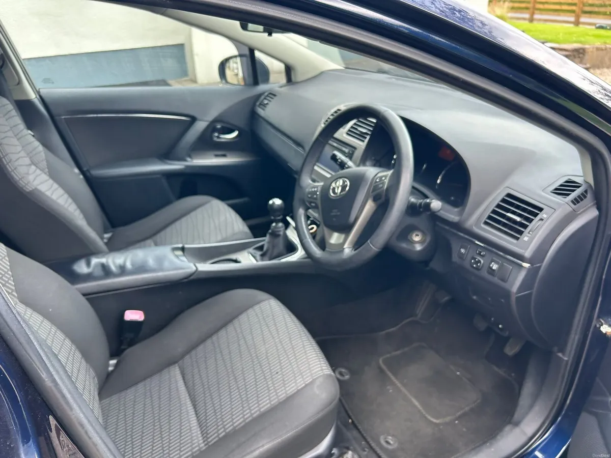 Car - Image 3