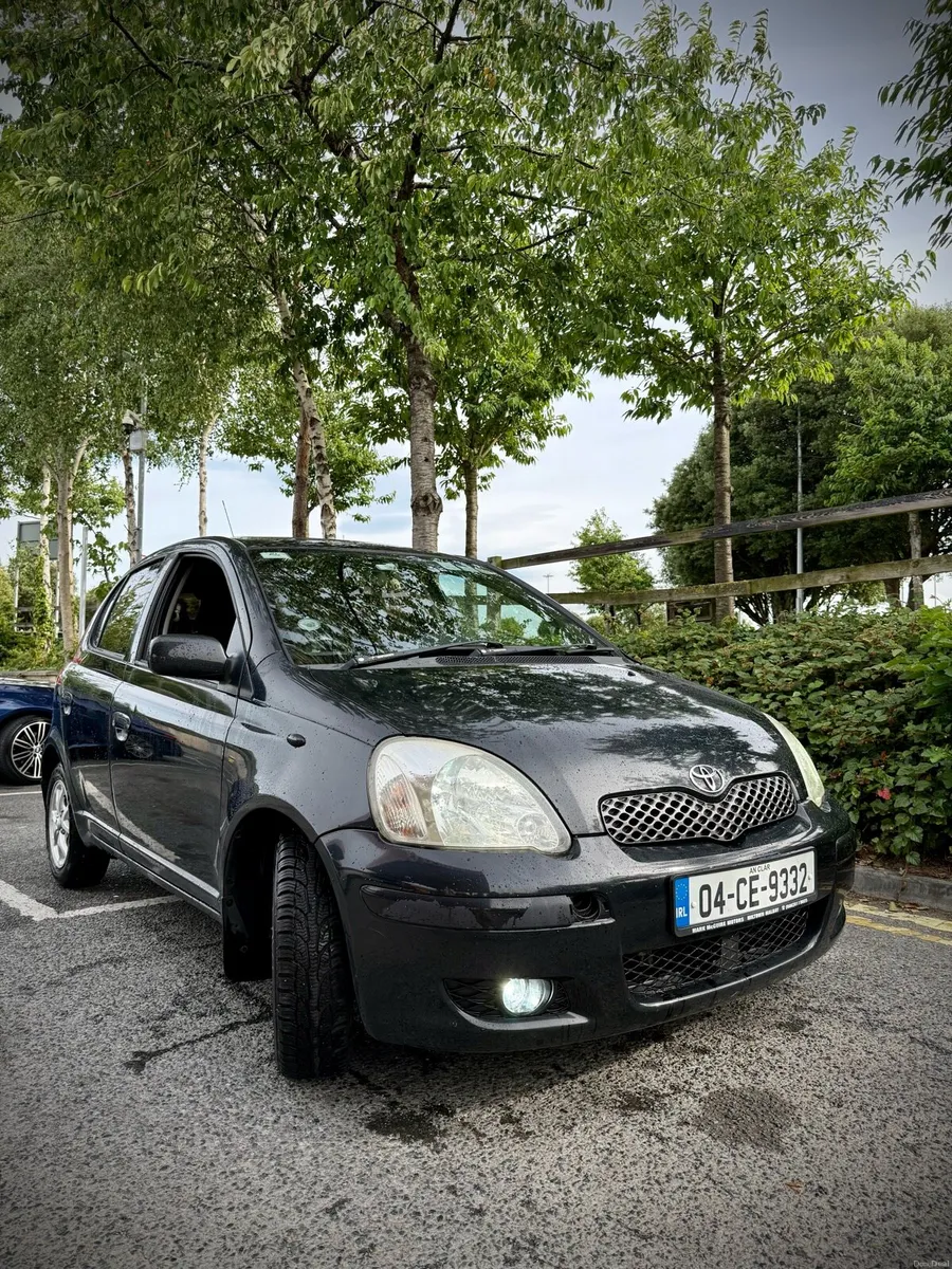 Toyota Yaris 1.0 petrol manual low mileage - Image 2