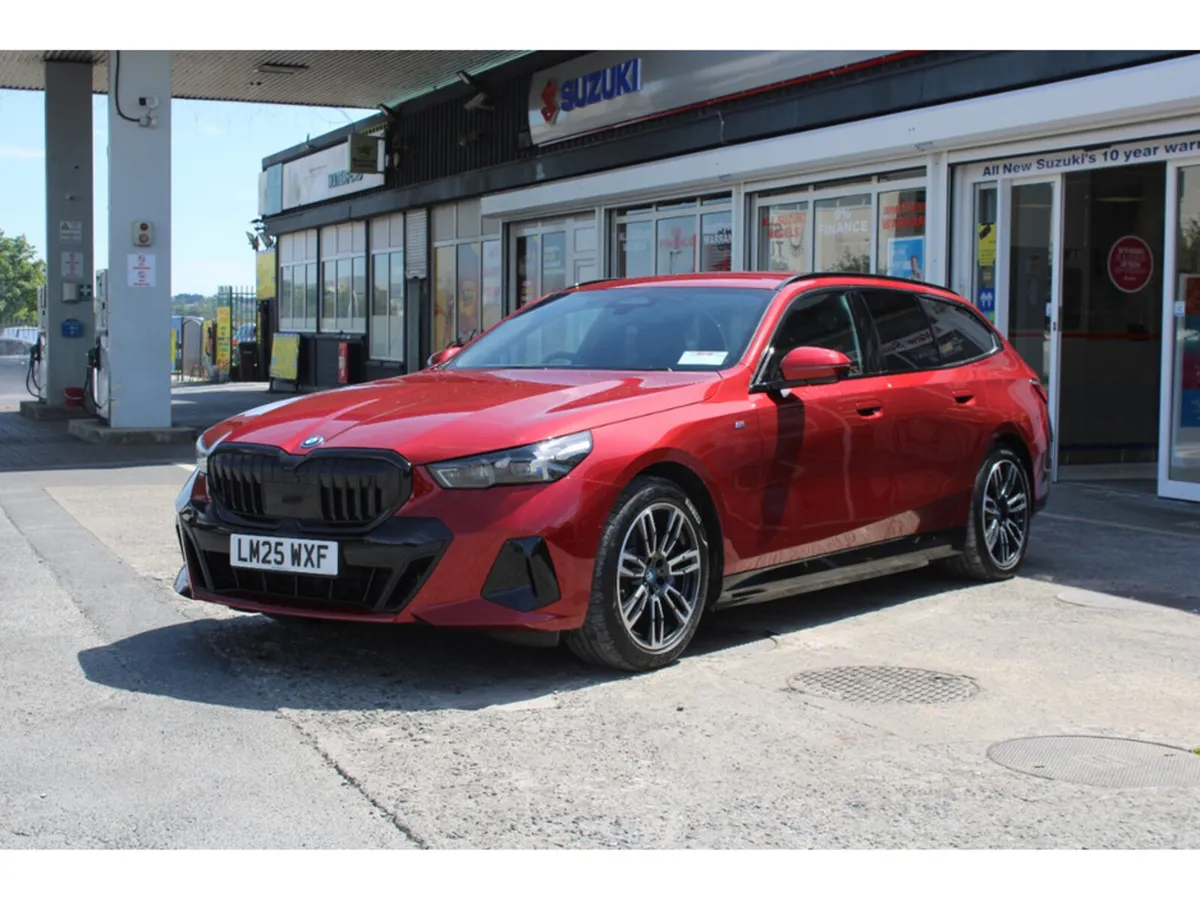 BMW i5 EDRIVE40 M SPORT - Image 6