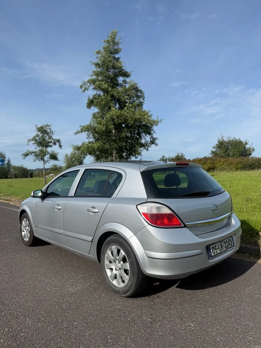 Opel Astra - Automatic - Image 4