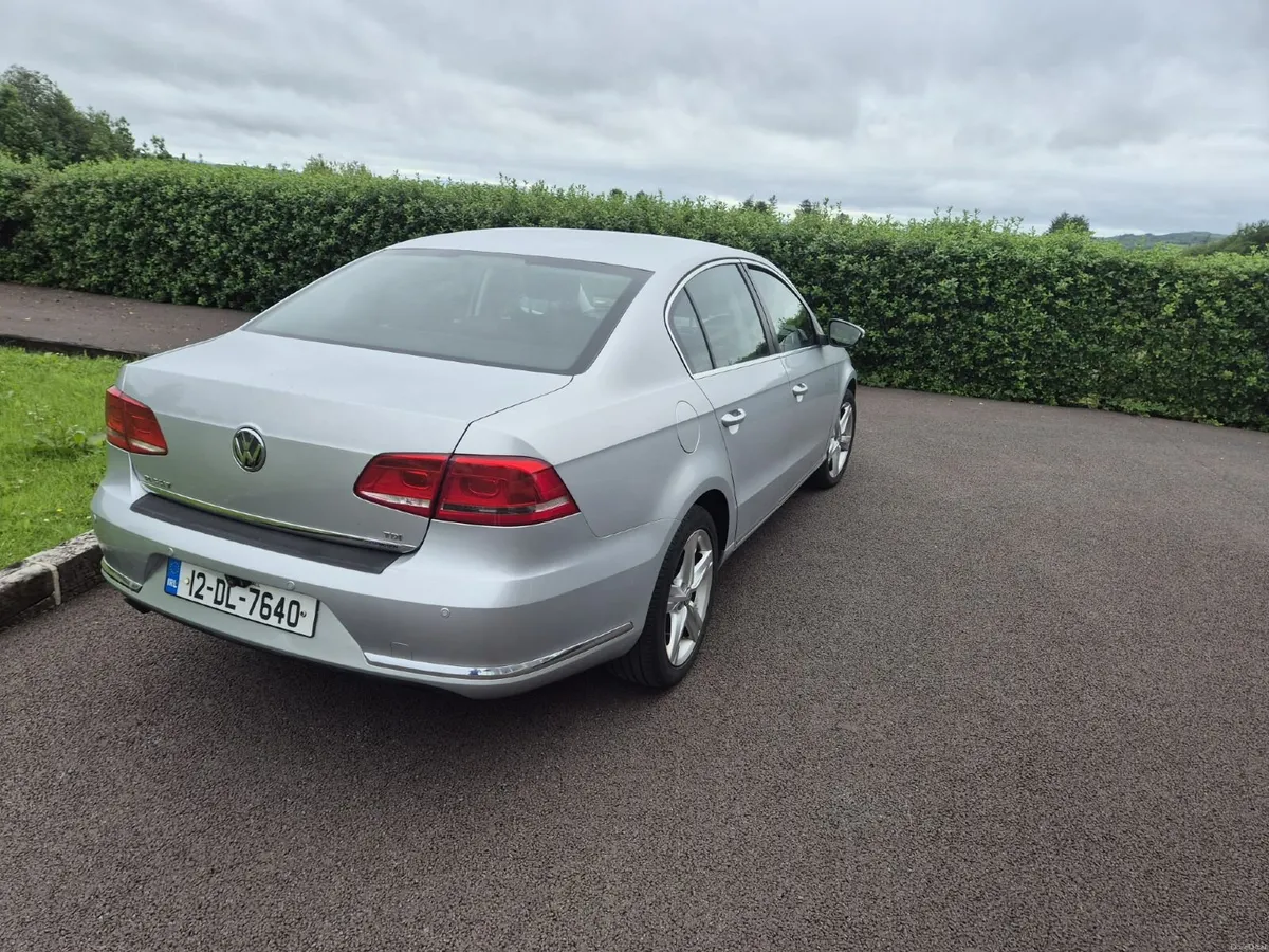 Volkswagen Passat 2012 - Image 4