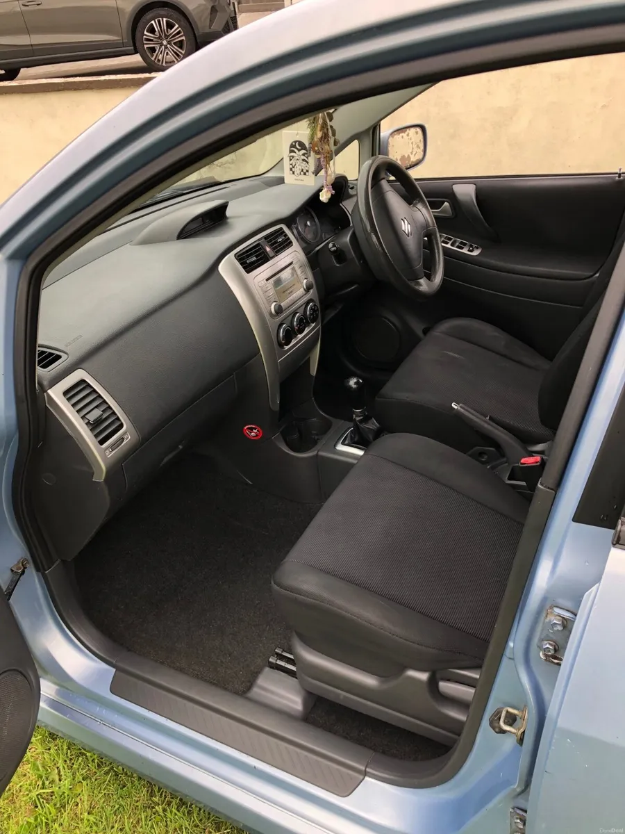 Suzuki Liana 2004 price negotiable;) - Image 2