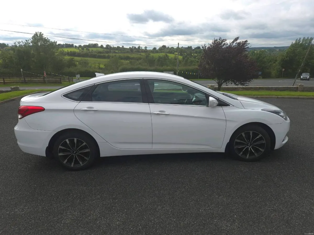 Hyundai i40 executive plus - Image 4