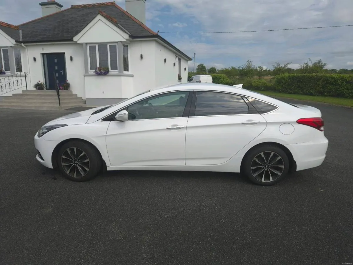 Hyundai i40 executive plus - Image 3