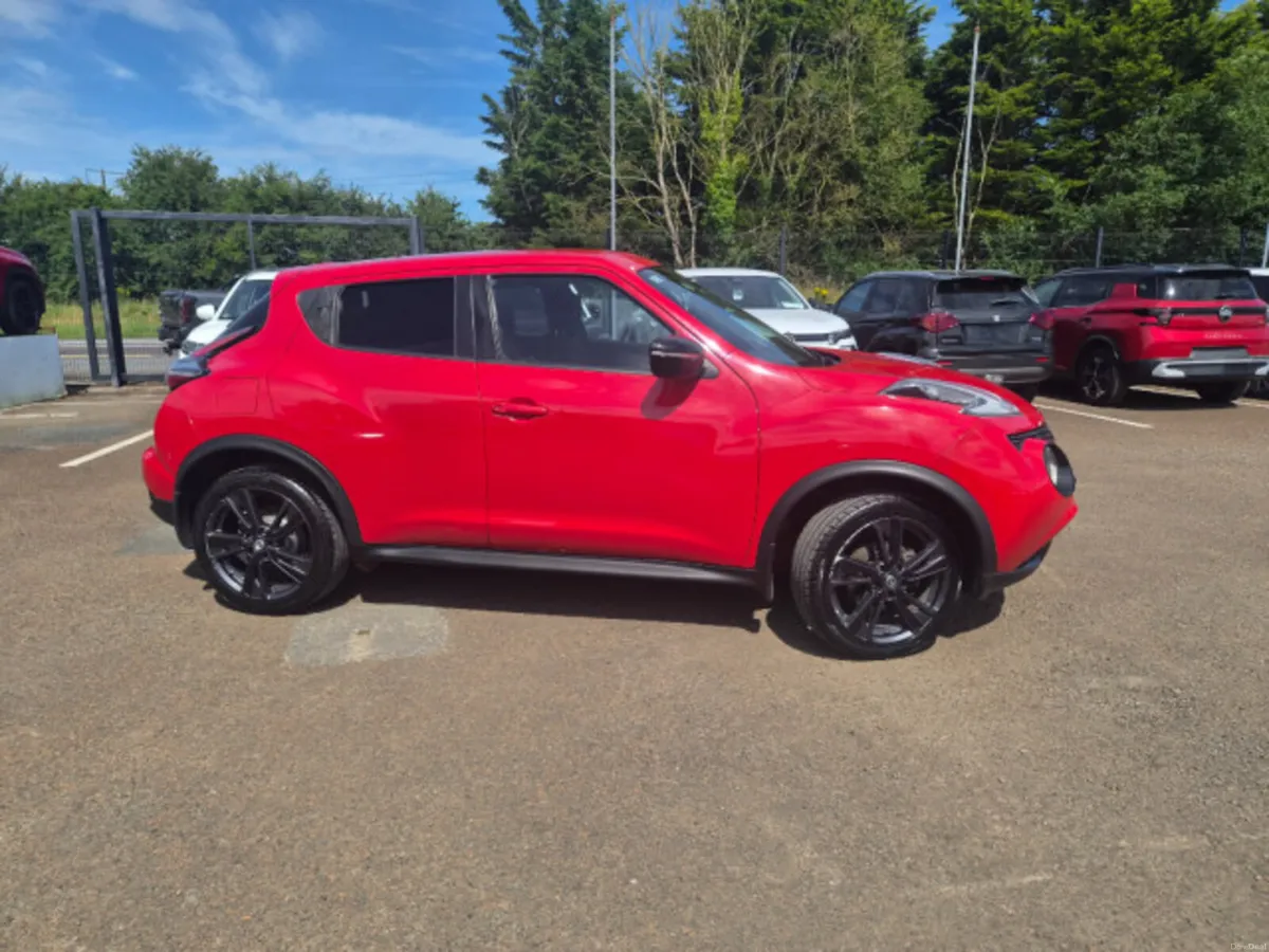 Nissan Juke 1.5 DSL SV Black EXT PK + 4DR - Image 3