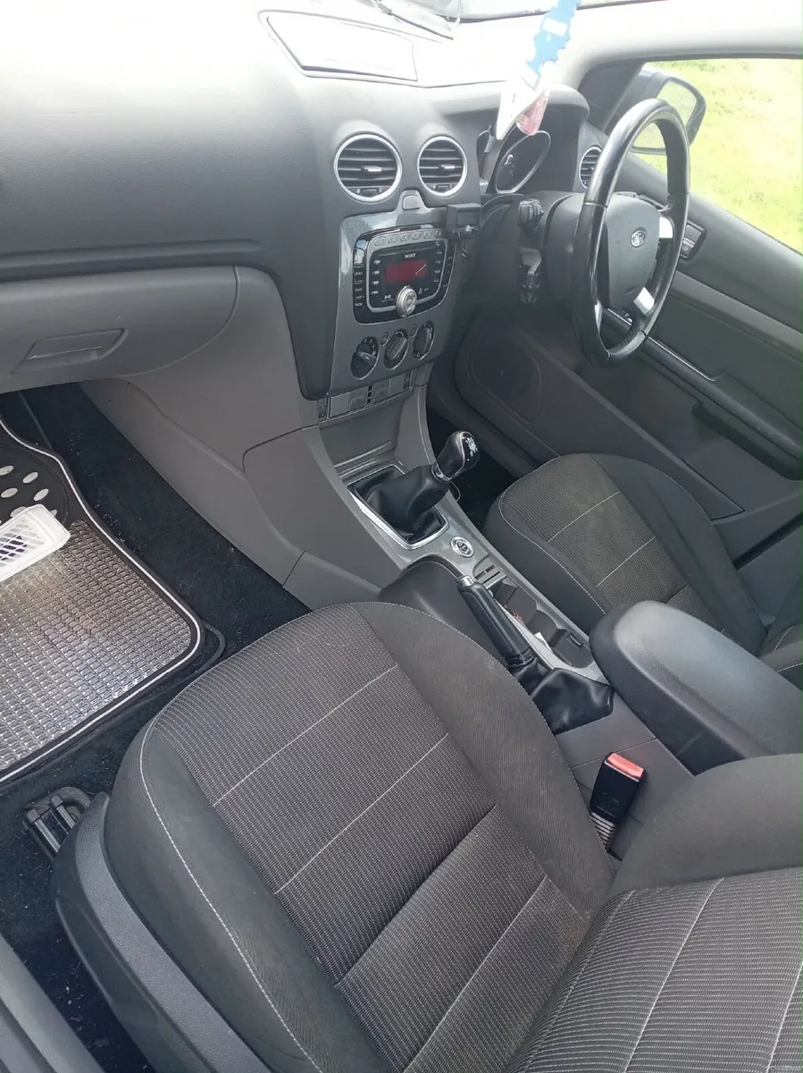 Ford Focus 2010 - Image 5
