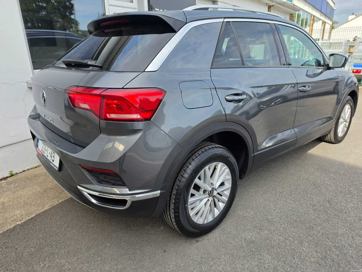 2022 Volkswagen T-Roc 2.0Tdi Design Manual 115BHP - Image 3