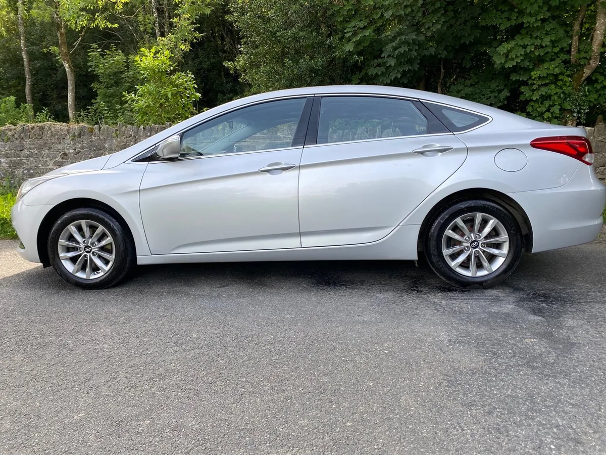 HYUNDAI i40 LUXURY EXECUTIVE AS NEW 🥰 - Image 2