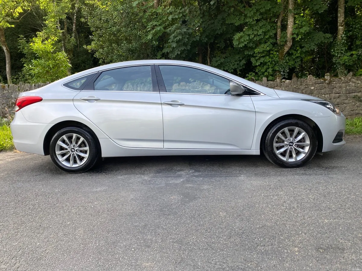 HYUNDAI i40 LUXURY EXECUTIVE AS NEW 🥰 - Image 3