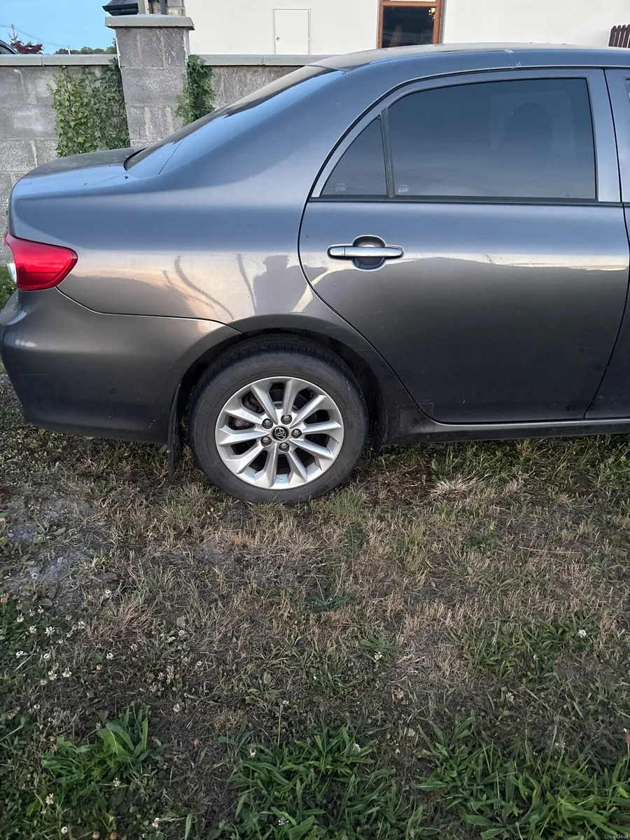 Toyota Corolla - Image 2