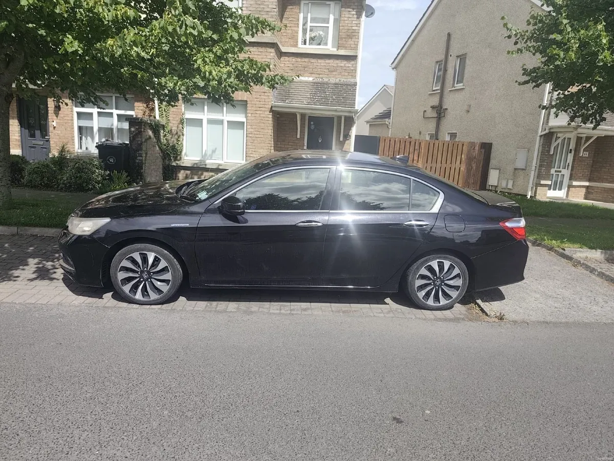 Honda Accord 2013 - Image 2