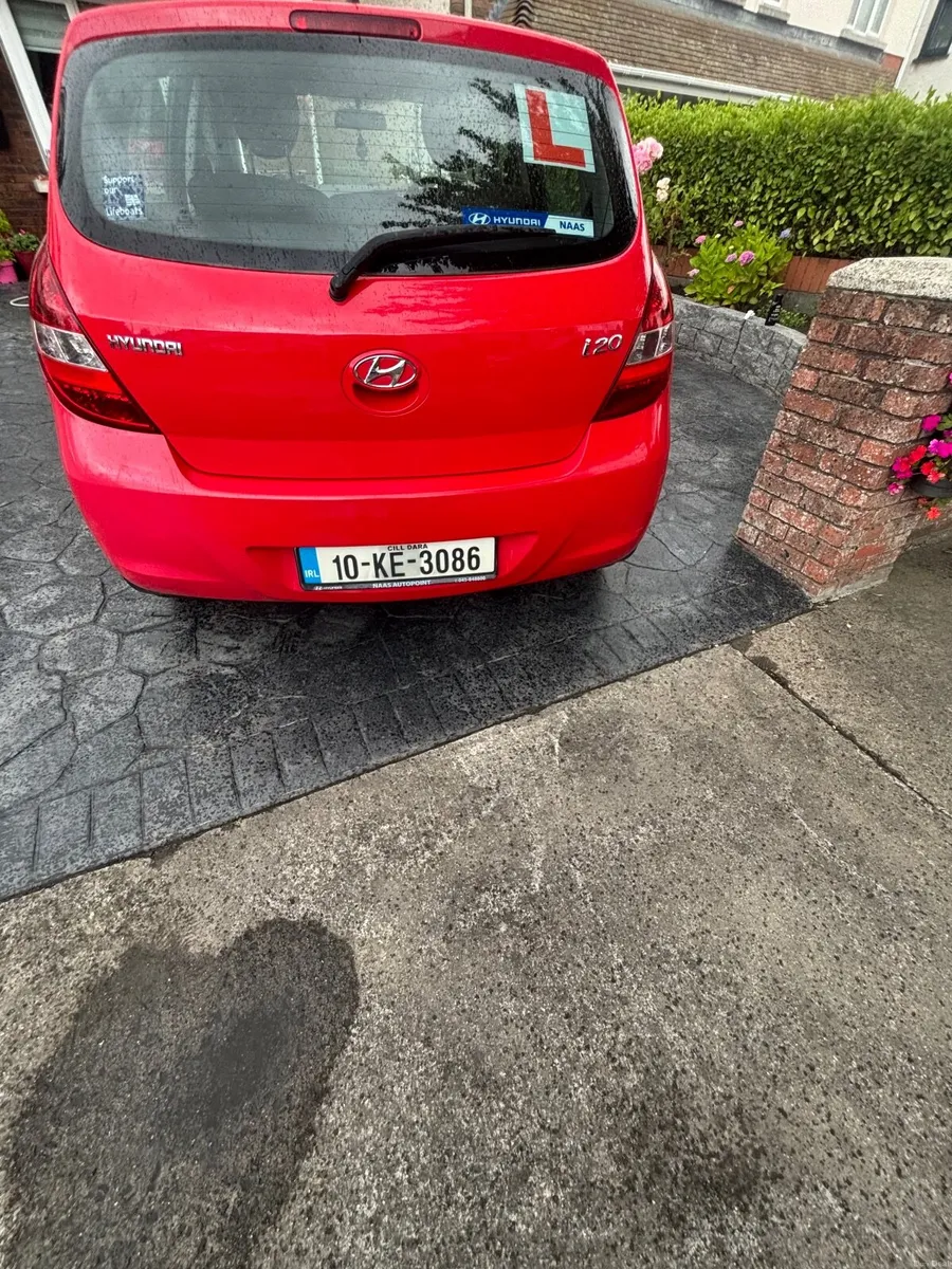 Hyundai i20 2010 - Image 2