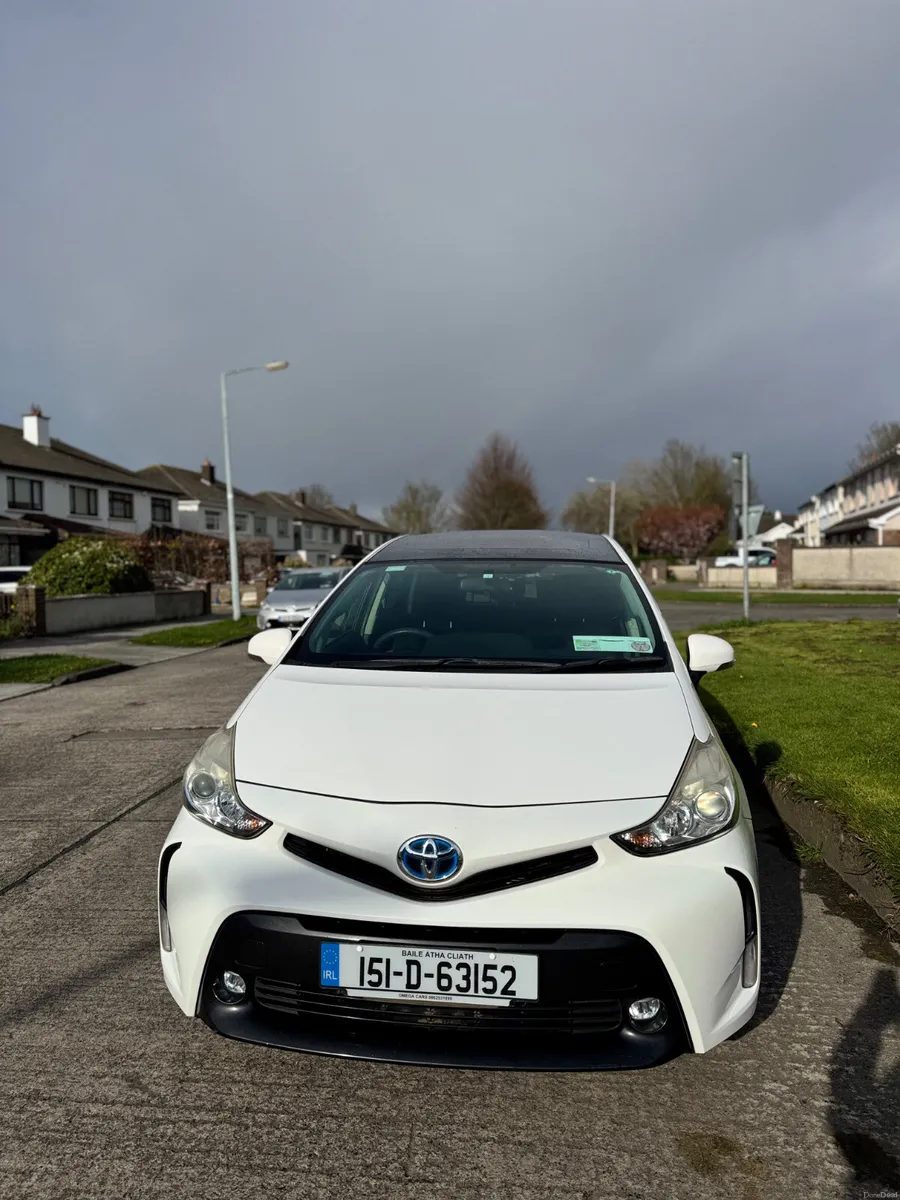 Toyota Prius 2015 Excellent condition , Low mileag - Image 1