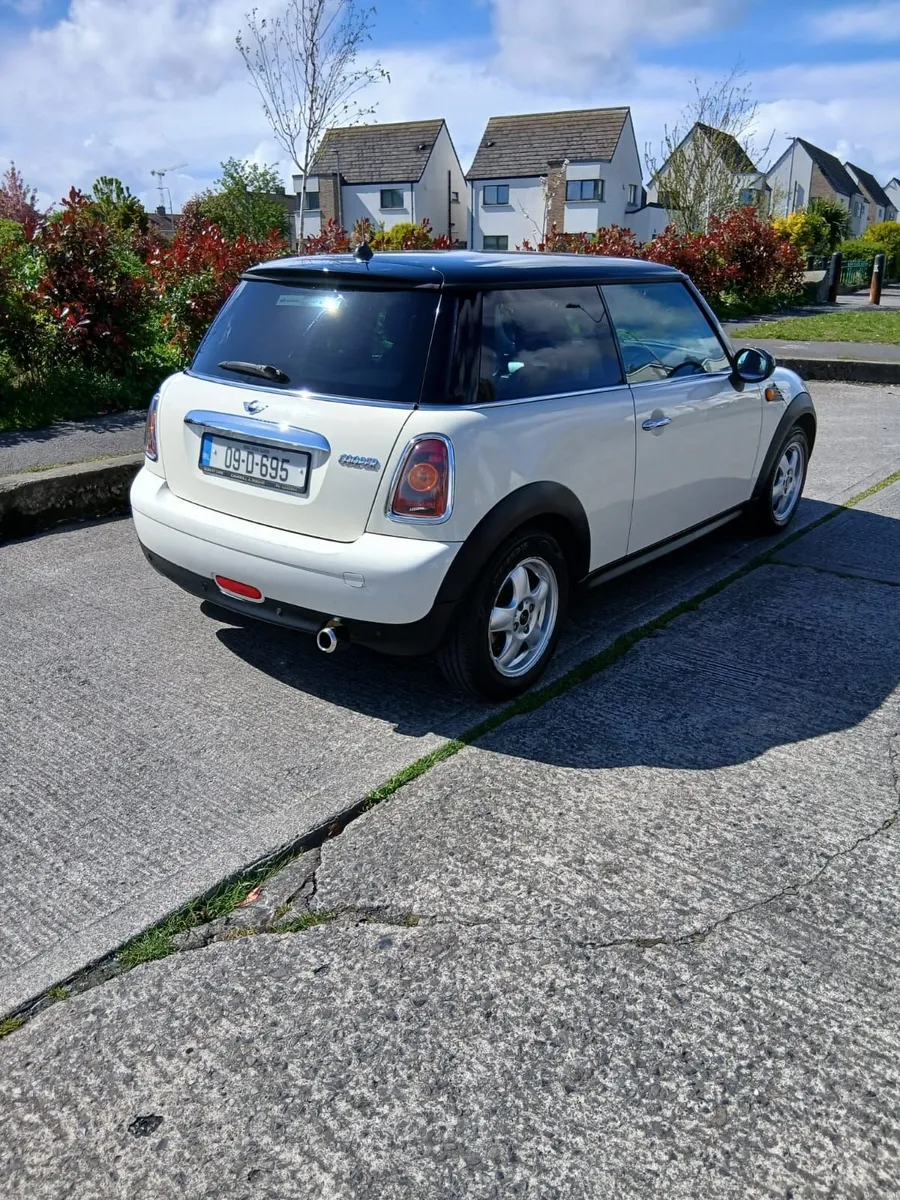 Mini Cooper 2009 - Image 1