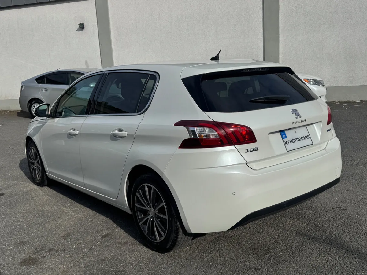 Peugeot 307 Automatic 1.2  Petrol 2017 - Image 5