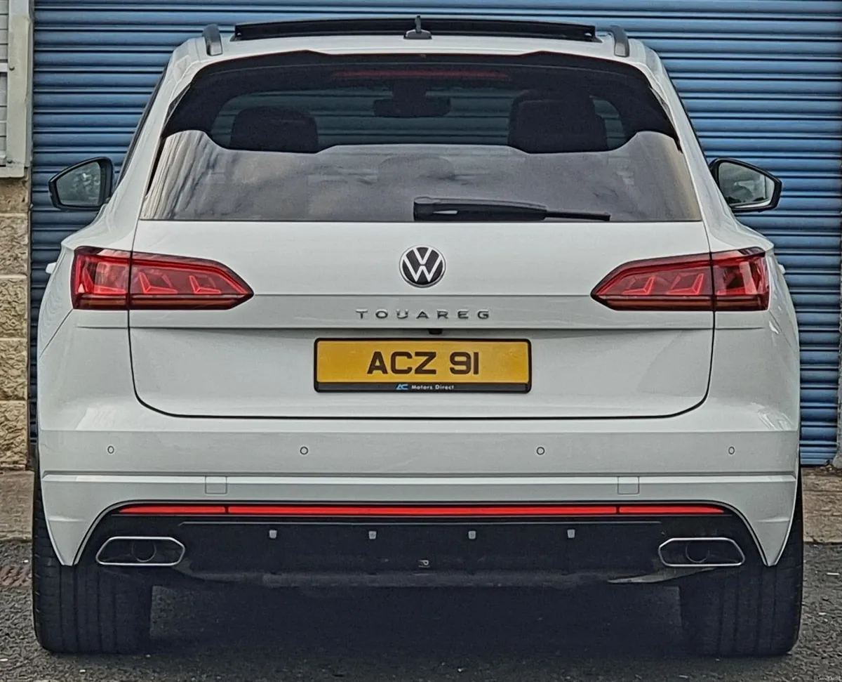 2020 Volkswagen Touareg Black Edition 3.0V6 TDI - Image 5