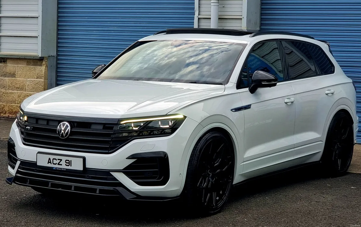 2020 Volkswagen Touareg Black Edition 3.0V6 TDI - Image 2