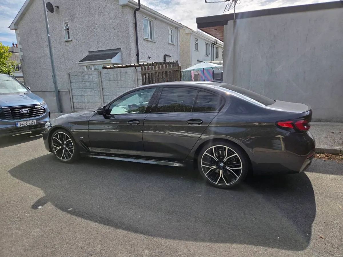 Bmw 520 msport - Image 6