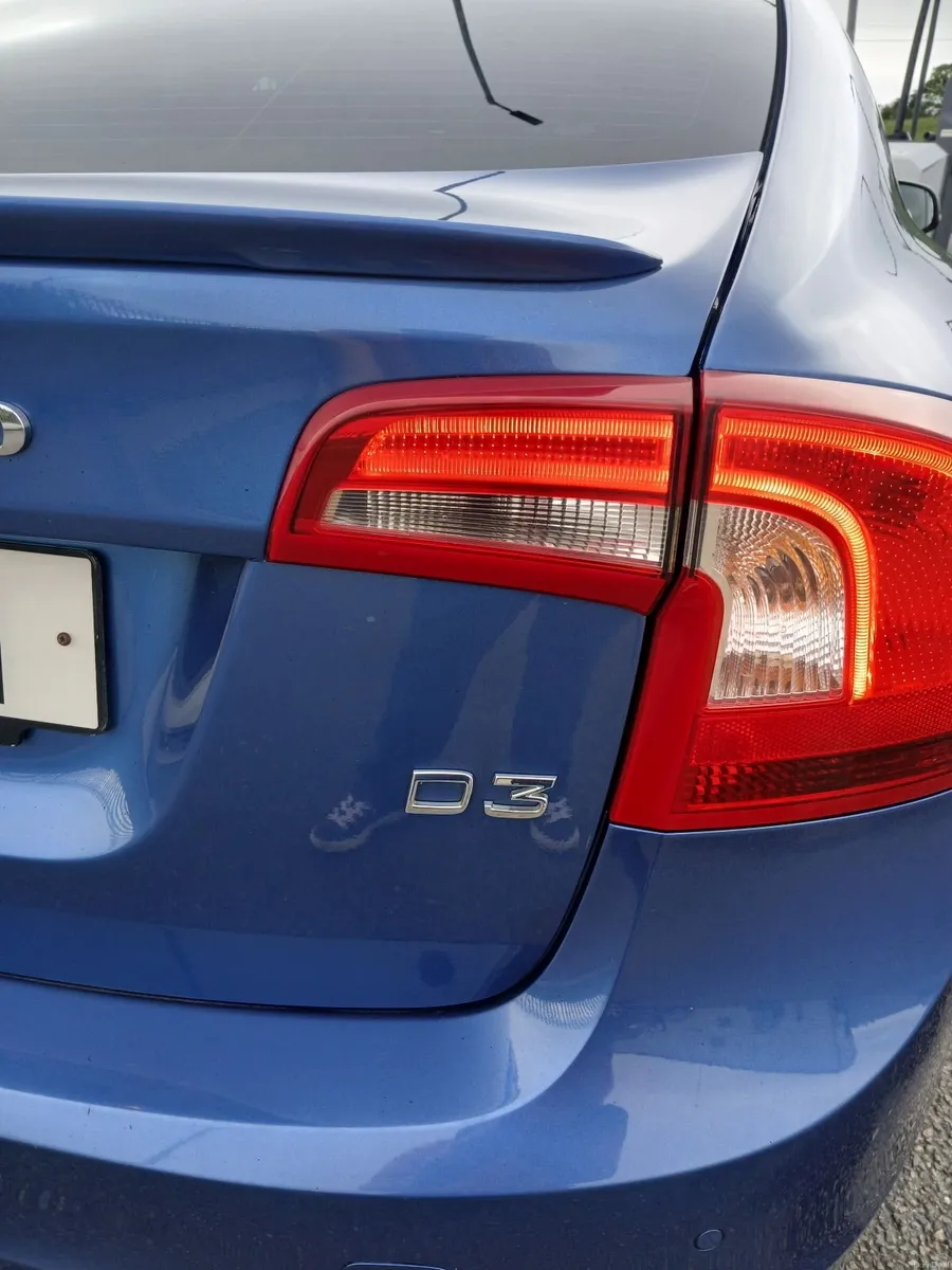 Stunning Volvo S60 2018 - Image 6