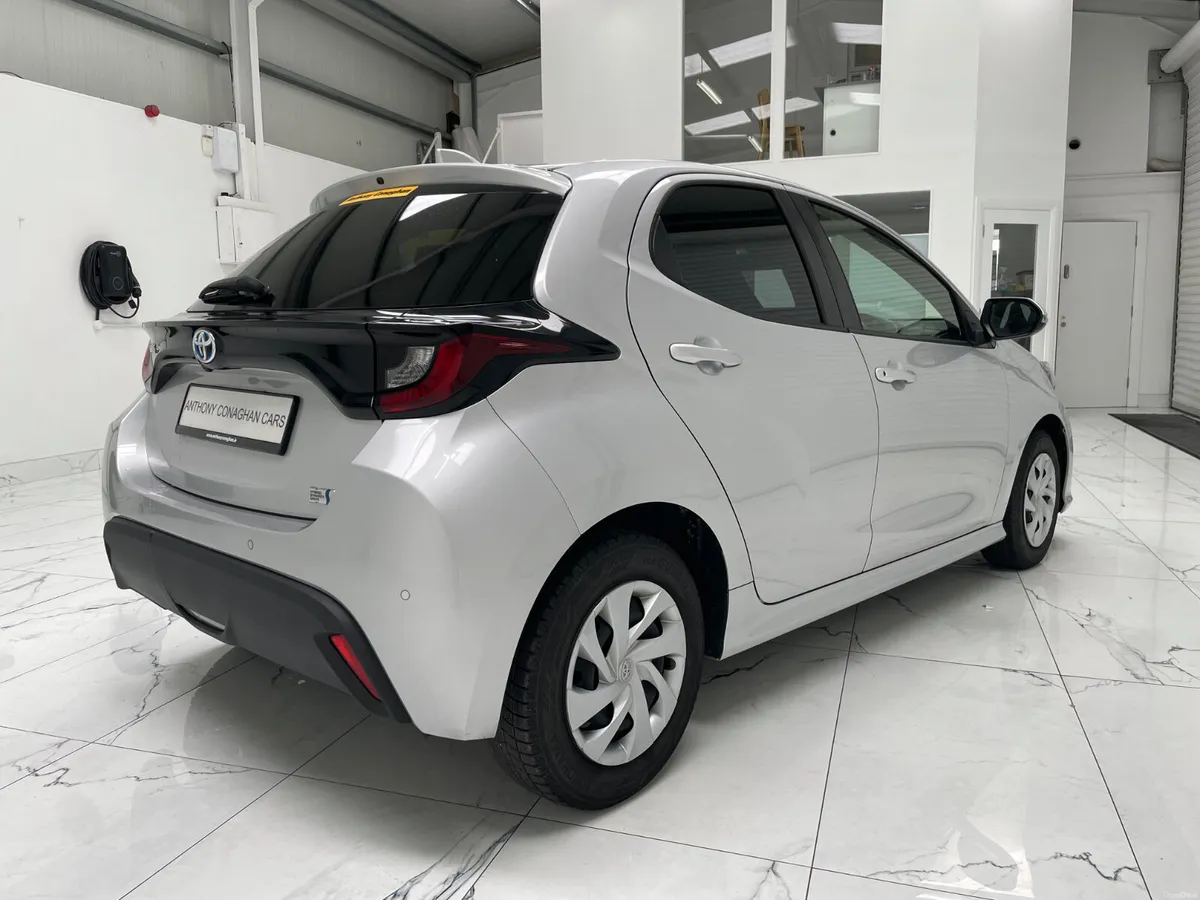 2021 Toyota Yaris 1.5 Vvti Hybrid Auto - Image 3