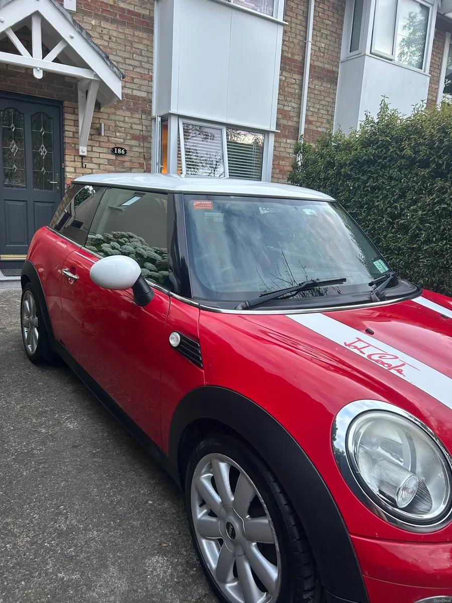 2010 Mini Cooper - Image 2