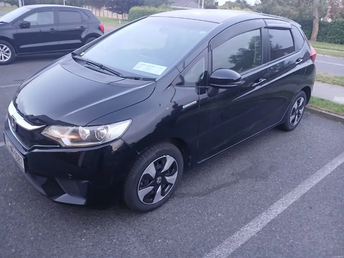 Honda Fit 2017 - Image 2