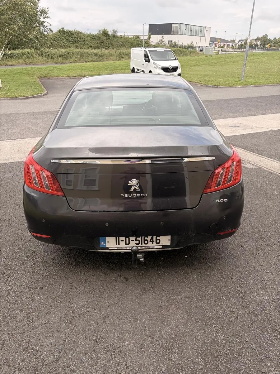 Peugeot 5008 Manual - Image 2