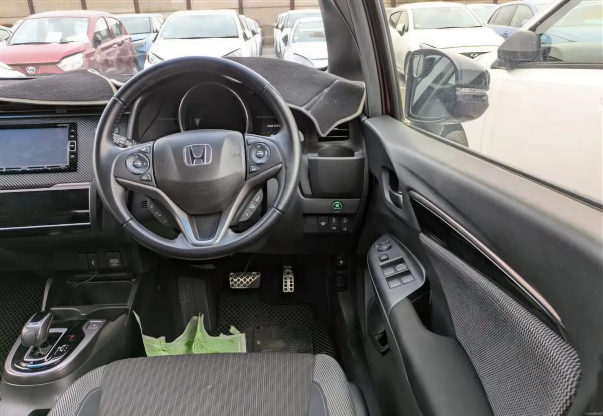 2018 Honda Fit Hybrid TOP SPEC Arriving in August - Image 3