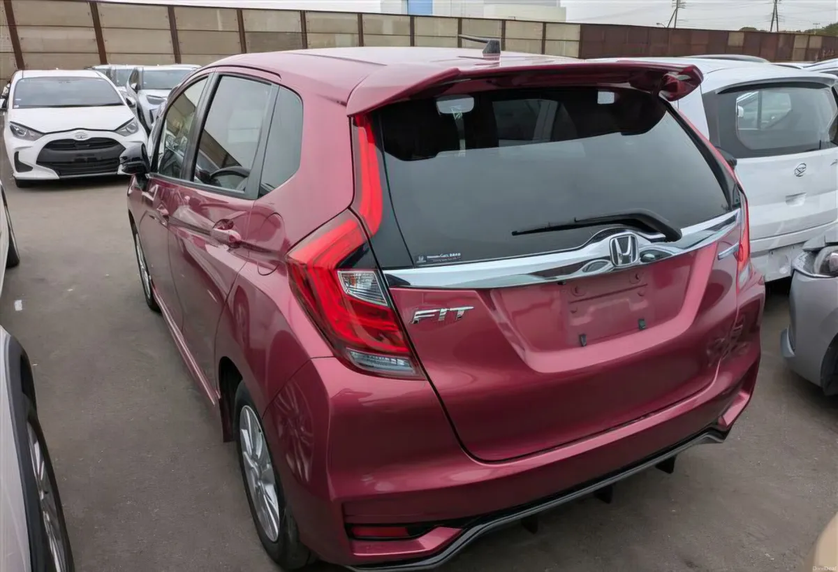 2018 Honda Fit Hybrid TOP SPEC Arriving in August - Image 4