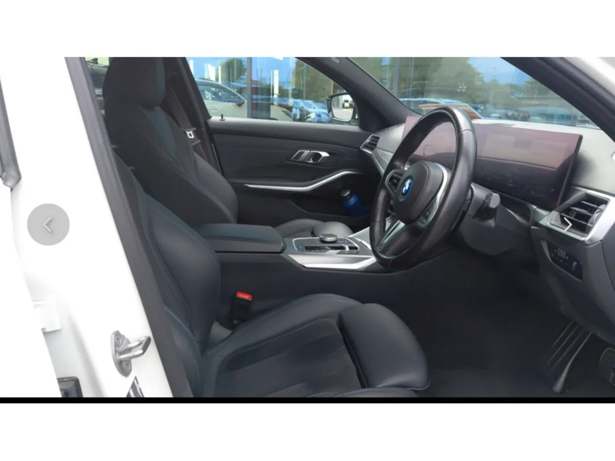 BMW 3-Series 2022 M SPORT PRO 292BHP Touring - Image 2