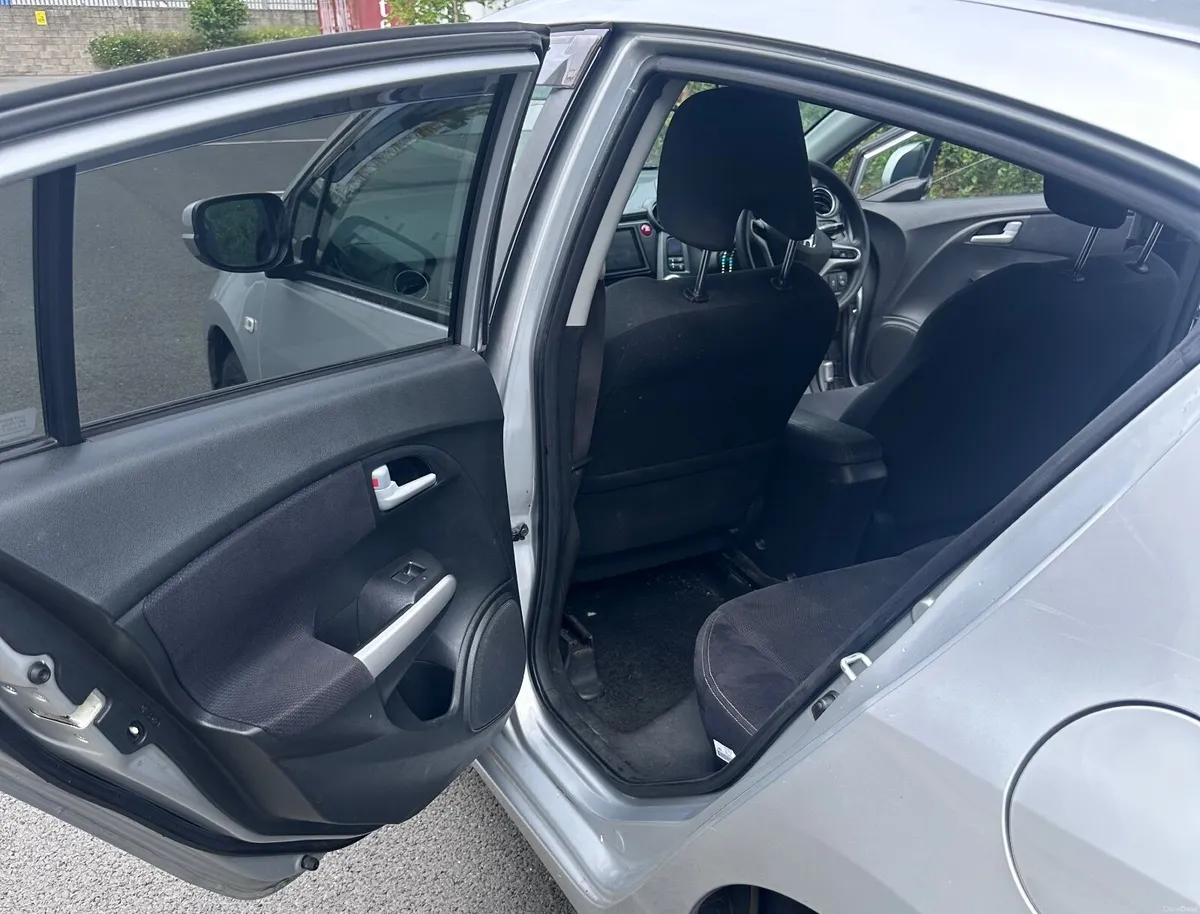 Honda Insight 2012 auto - Image 2
