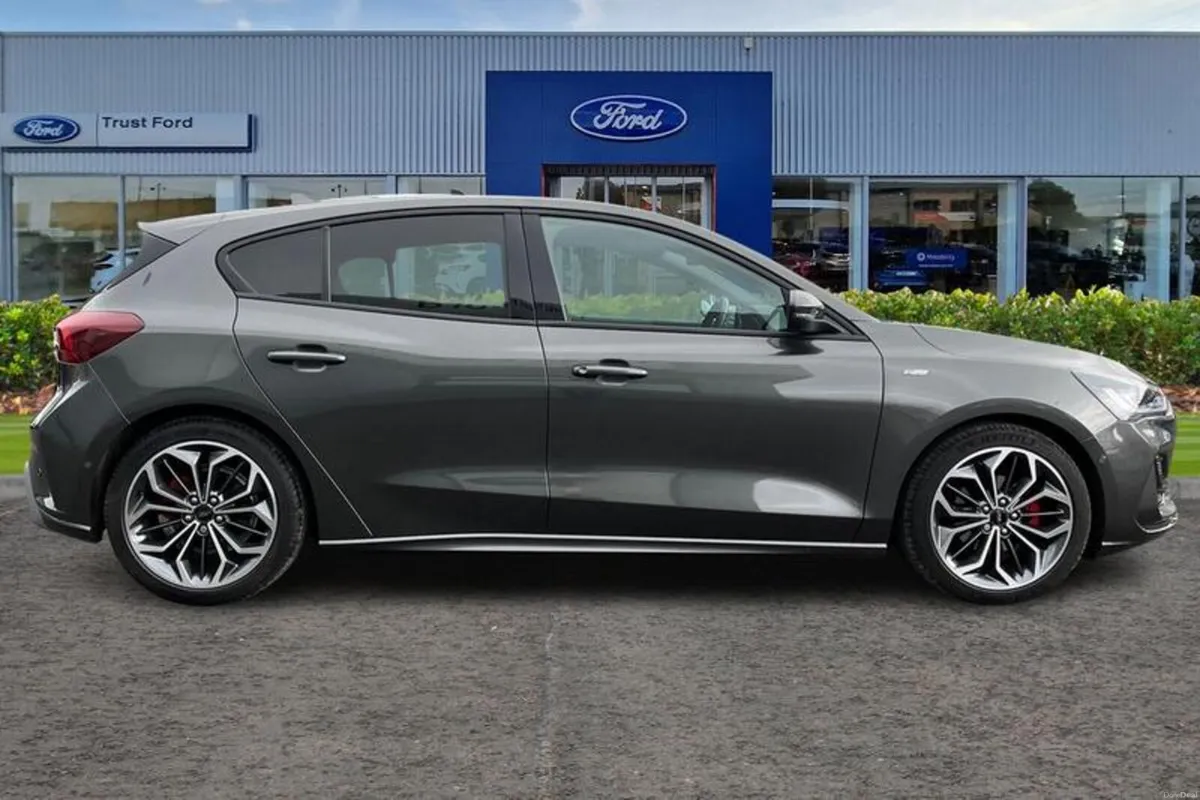 Ford Focus ST-Line X - Image 3