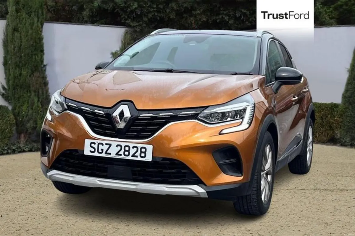 Renault Captur 1.5 dCi 115 Iconic 5dr- Parking Ass - Image 5