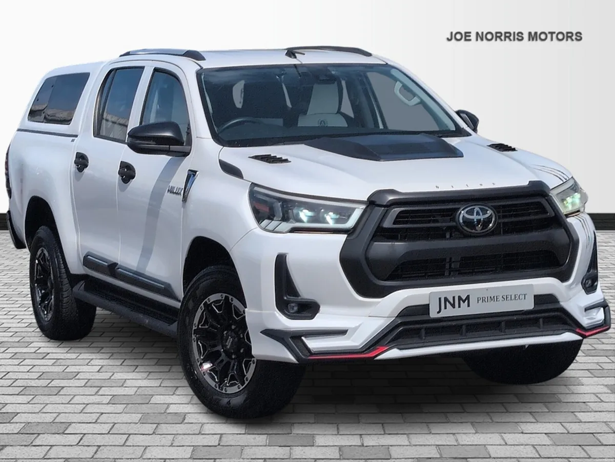 Toyota Hilux 2.4 Diesel Double Cab 4WD AUTOMATIC P - Image 1
