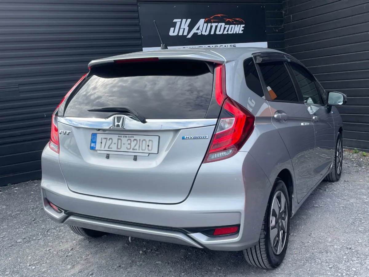 Honda Fit 1.5 HYBRID 5DR AUTO - Image 6