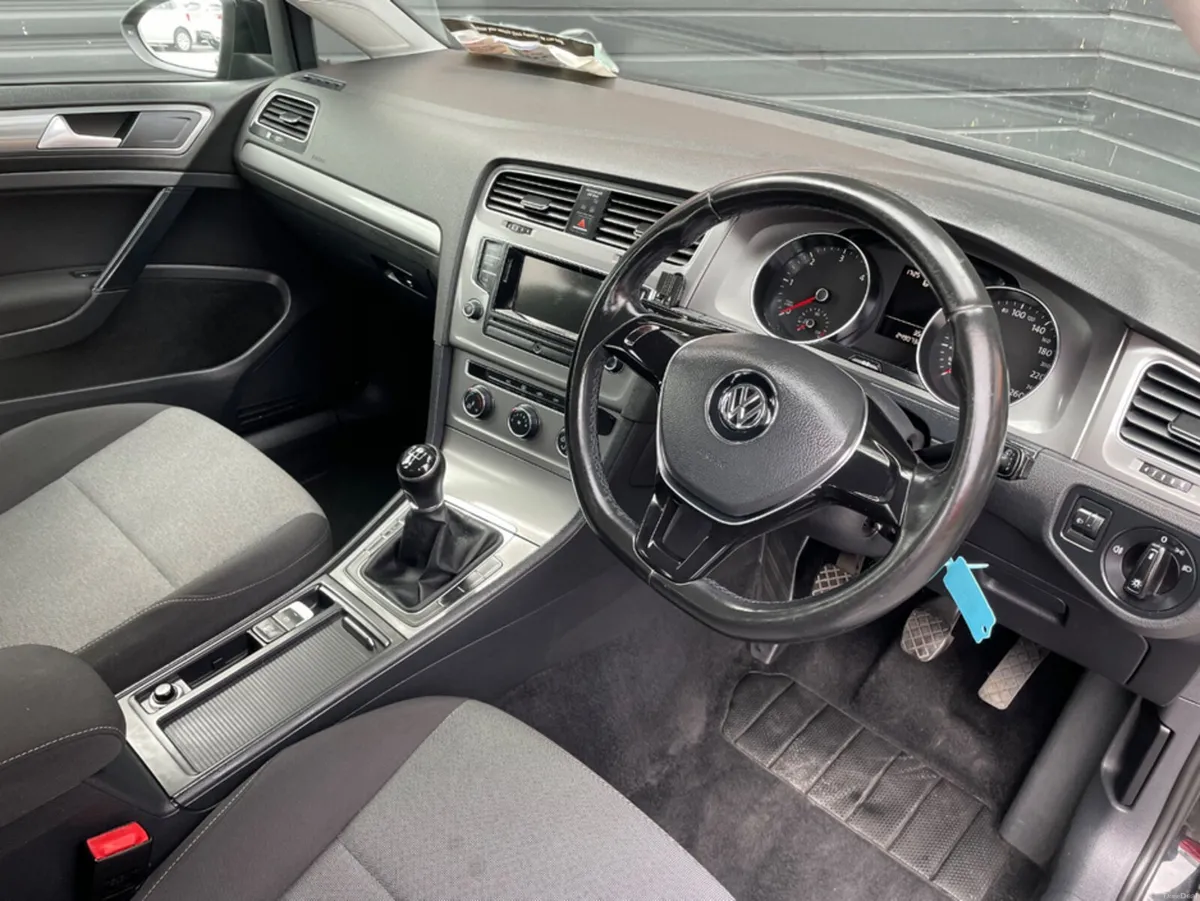Volkswagen Golf TRENDLINE 1.6 TDI - Image 5