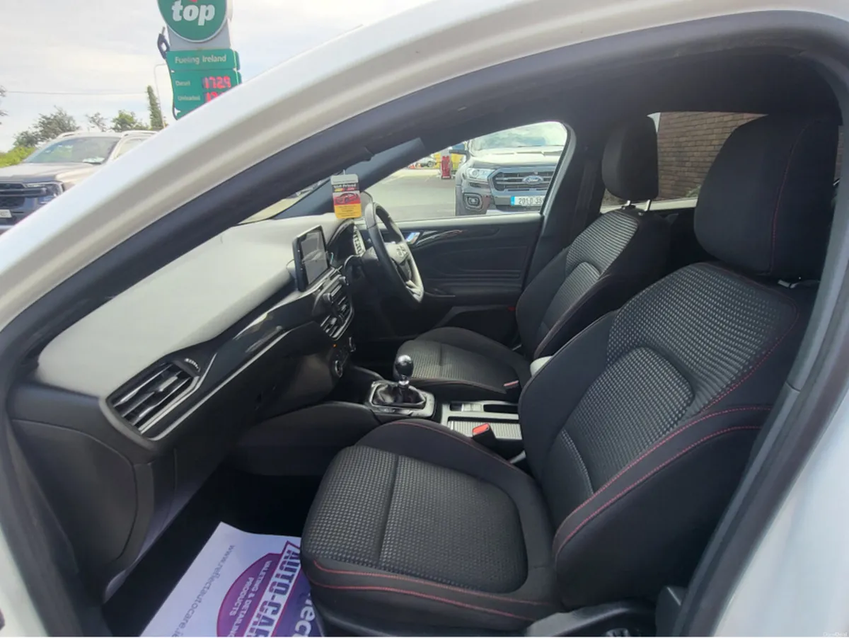 Ford Focus ST-LINE EDITION 5DR 1.0T1 1.0T125 MHE - Image 2