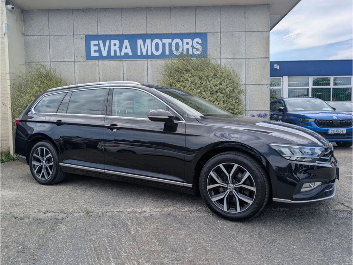 Volkswagen Passat ELEGANCE 1.5 MANUAL PETROL //LOW - Image 3