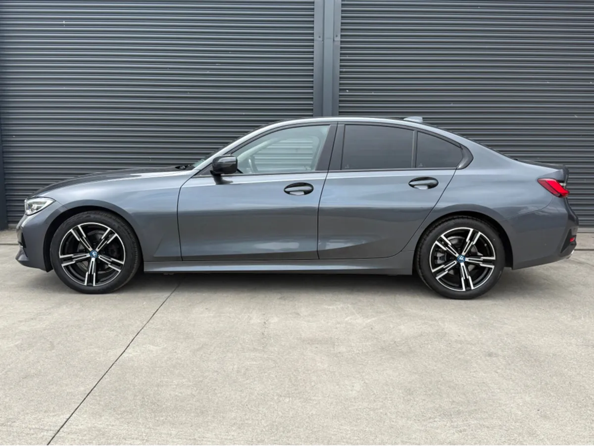 BMW 3-Series 318 Diesel Automatic SE ** Upgraded A - Image 4