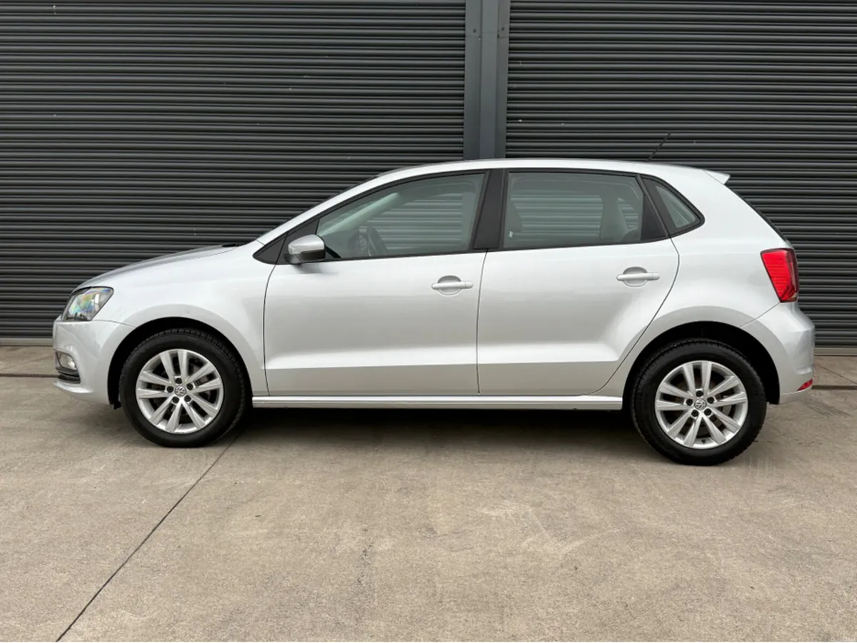 Volkswagen Polo TRENDLINE 1.0 60HP MANUAL PETROL * - Image 4