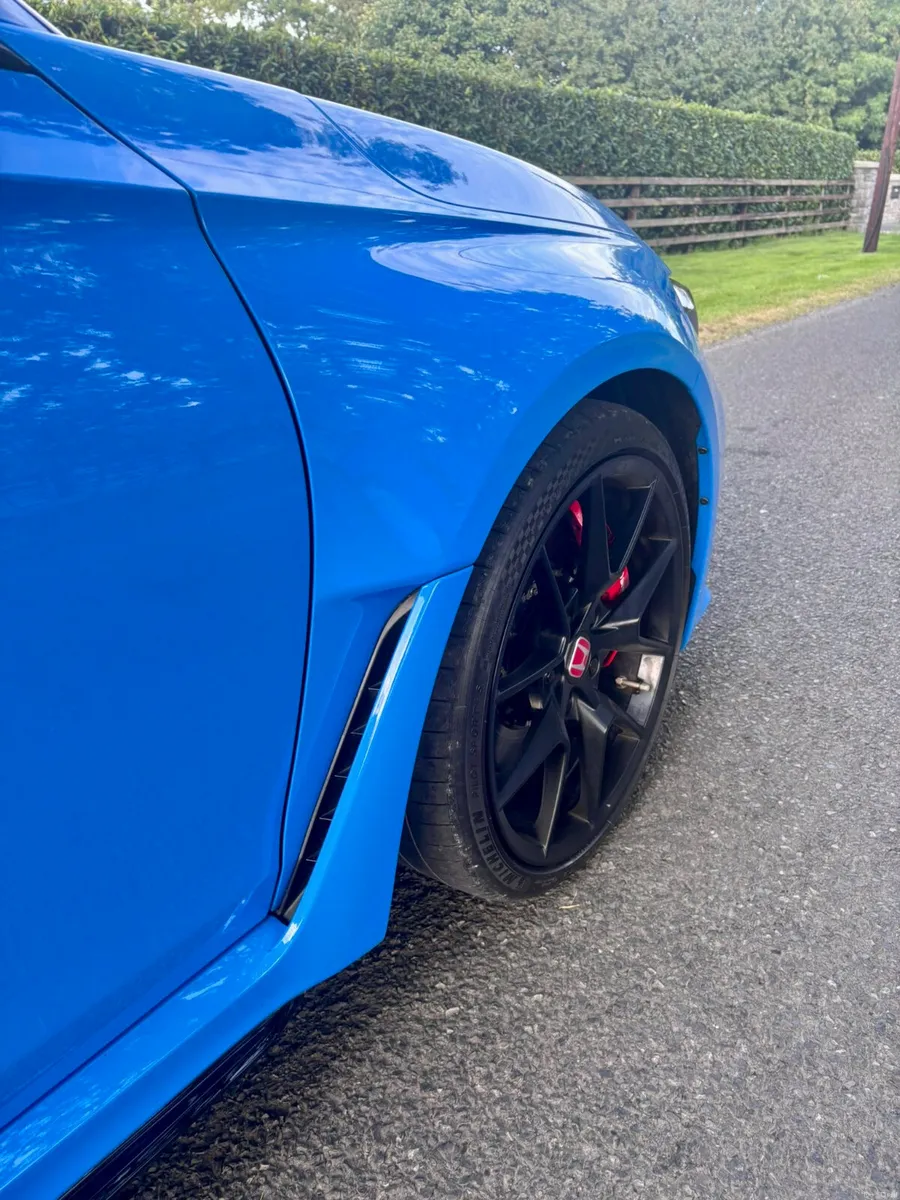 Honda Civic Type R FL5 (2023 only 21k KM) - Image 3