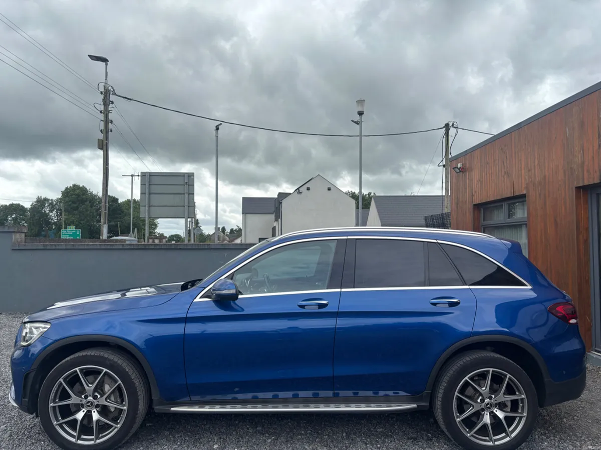 Mercedes-Benz GLC 2022 - Image 3